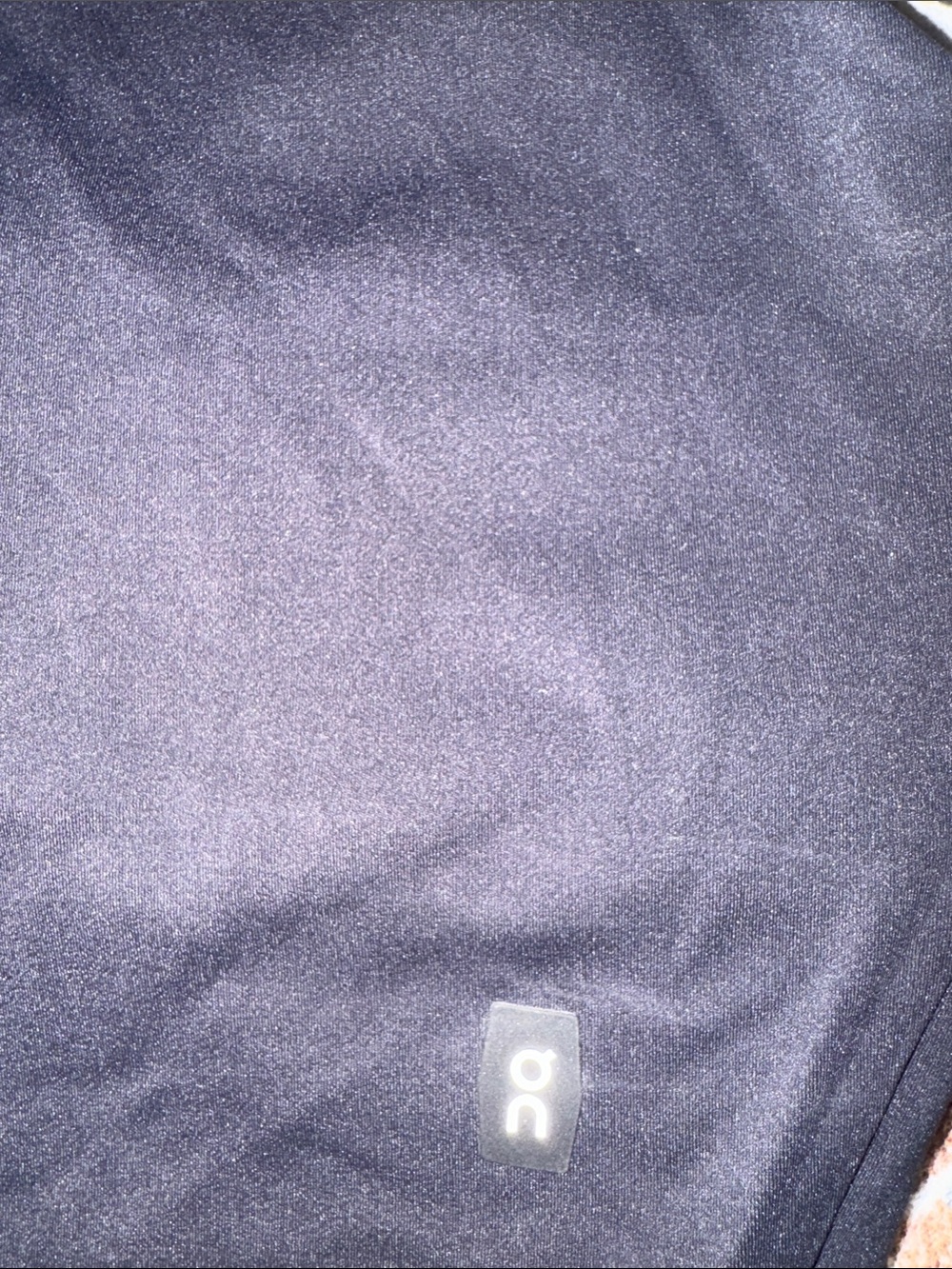 NWT On Women's Core 2-in-1 Crop Sz Small - Picture 5 of 8